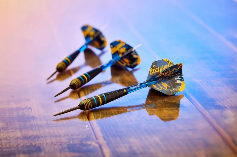 RED DRAGON Luke Humphries Coolhand Dartset 22g Flights Shafts — foto 6