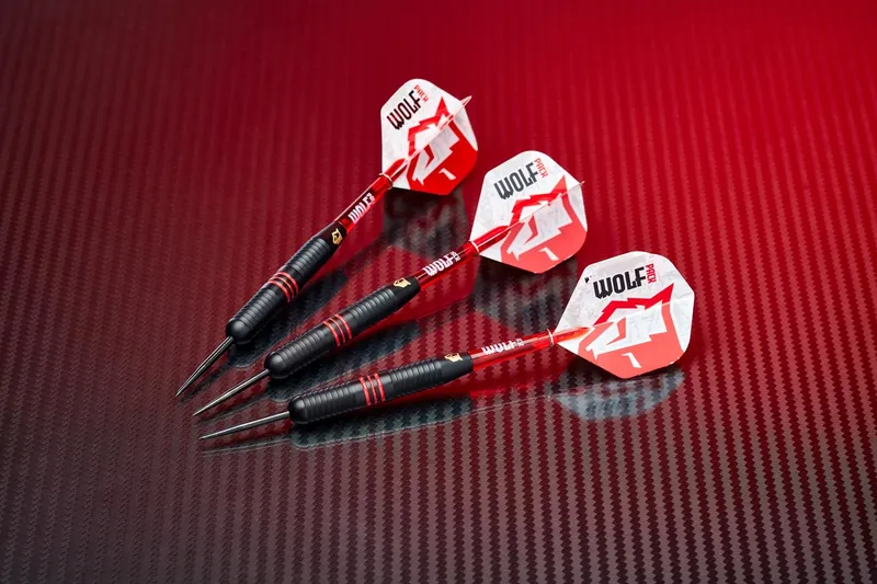 RED DRAGON Wolf Pack Steeltip 22g Messing Flights — foto 6