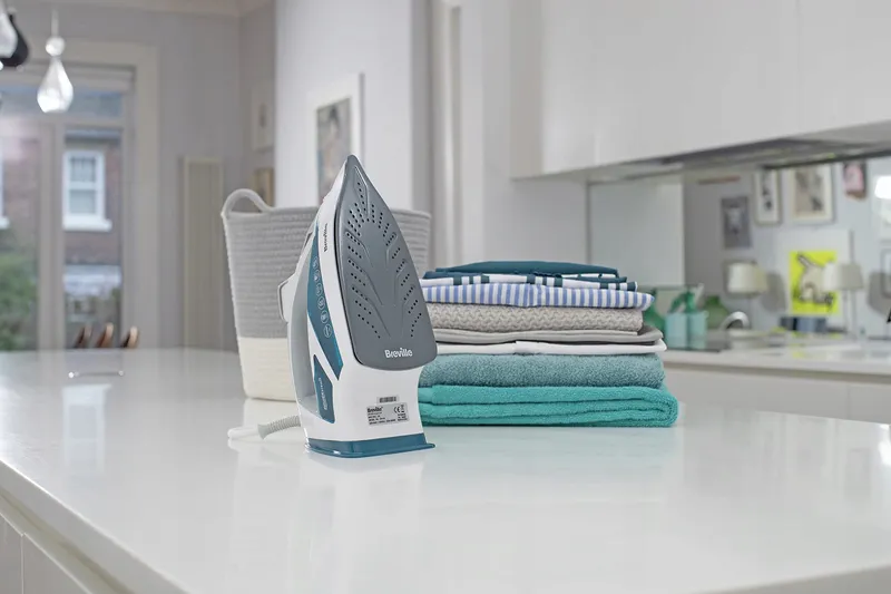 BREVILLE Powersteam Stoomstrijkijzer 2600W Keramische Zool Auto-Uit — foto 4