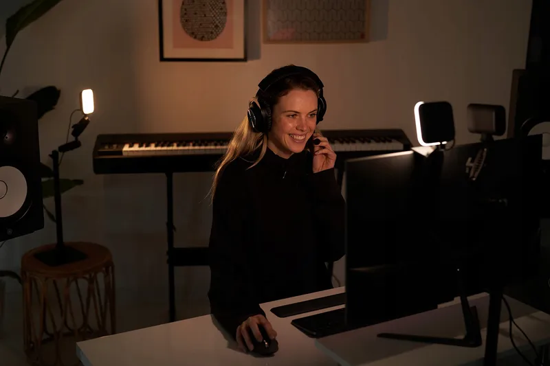 LOGITECH Litra Glow LED Streaminglicht TrueSoft Videoconferentie — foto 2