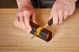 FISKARS Messenslijper Keukenmessen — miniatuur 7