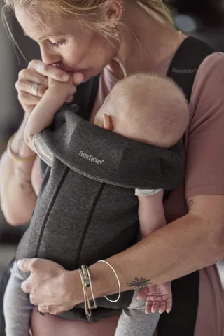 BABYBJÖRN Draagzak Mini 3D Jersey Ergonomisch Donkergrijs — miniatuur 3
