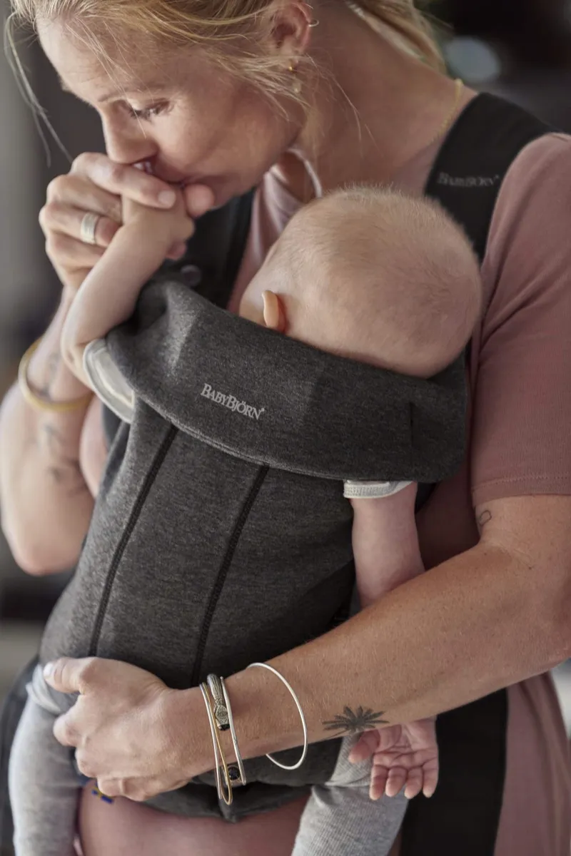 BABYBJÖRN Draagzak Mini 3D Jersey Ergonomisch Donkergrijs — foto 3