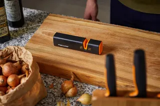 FISKARS Messenslijper Voor Stalen Messen Keramische Steen Zwart Oranje — miniatuur 12