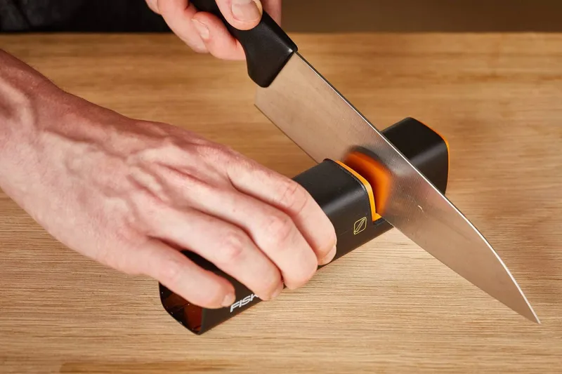 FISKARS Messenslijper Voor Stalen Messen Keramische Steen Zwart Oranje — foto 8