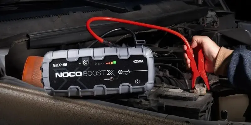 NOCO Boost X GBX155 4250A 12V Starthulp Powerbank 10L Benzine 8L Diesel — foto 16