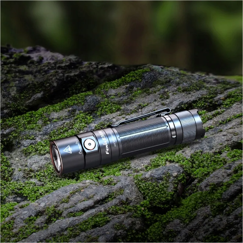 FENIX E35R Zaklamp 3100 Lumen Magnetische Staartkap — foto 13