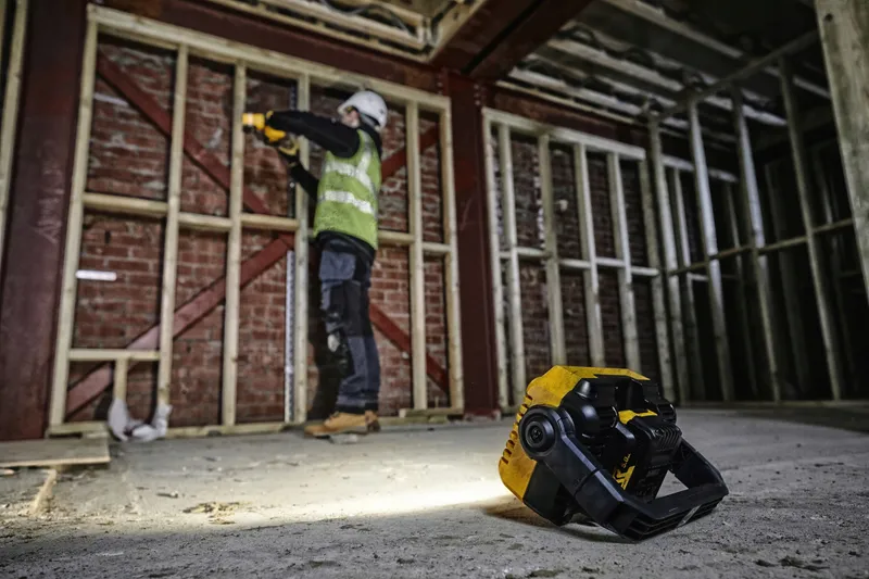 DEWALT DCL077 LED Bouwlamp 2000 Lumen IP54 Zonder Accu Lader — foto 9