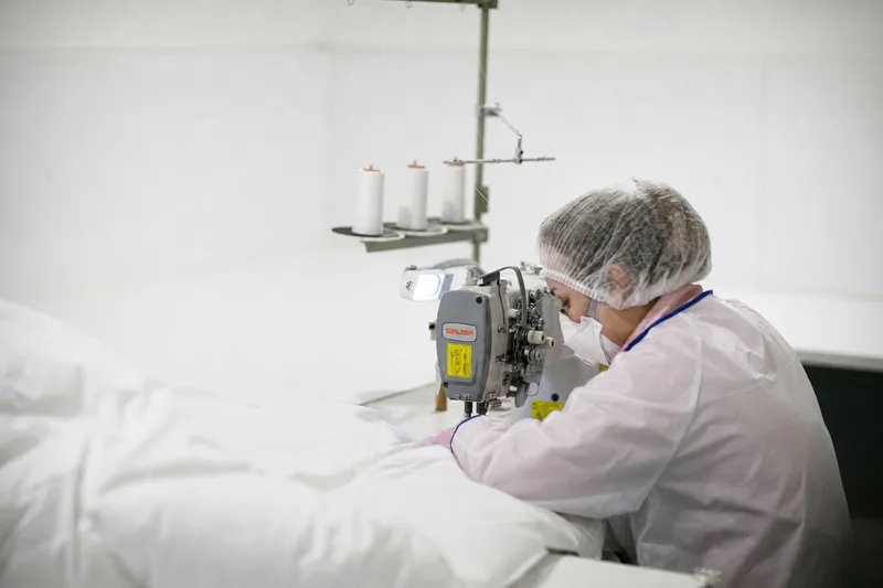 WERELD VAN BEDDENGOED Donzen Kussen Hoog 40x80 900g 70% Dons — foto 11